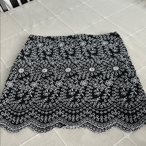 LOFT Dresses & Skirts - LOFT Black and White Patterned Mini Skirt